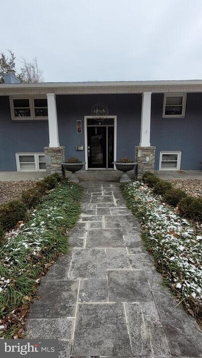 557 Bellview Ave in Winchester, VA - Building Photo