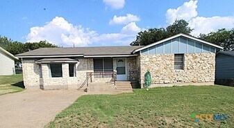 1207 S 5th St in Copperas Cove, TX - Building Photo
