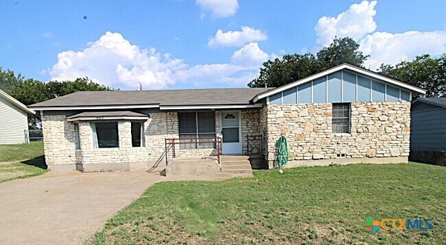 property at 1207 S 5th St