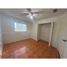 10371 SW 201st Ter in Cutler Bay, FL - Foto de edificio - Building Photo