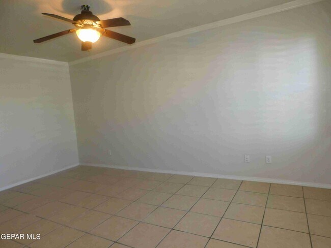 10051 Railroad Dr in El Paso, TX - Building Photo - Building Photo