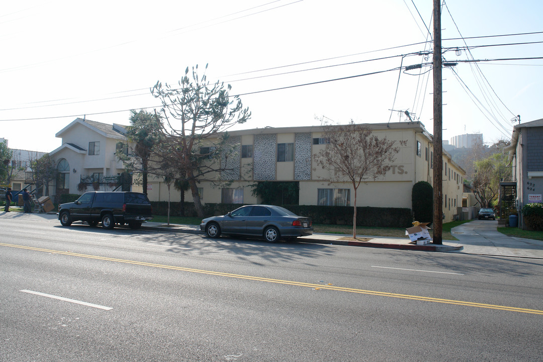 Plaza Apartments in Glendale, CA - Foto de edificio