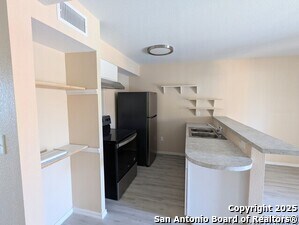 3718 Pleasanton Rd in San Antonio, TX - Building Photo - Building Photo