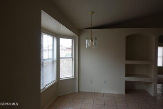 12345 Tierra Apache Rd in El Paso, TX - Building Photo - Building Photo