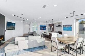 Flow Eastlake Apartments in Seattle, WA - Building Photo - Building Photo