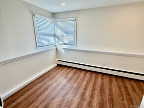 211 W Walnut St in Long Beach, NY - Building Photo - Building Photo