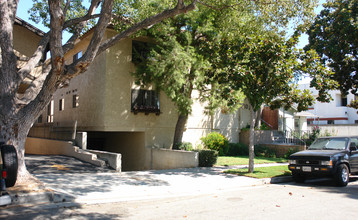 610 N Isabel St in Glendale, CA - Building Photo - Building Photo