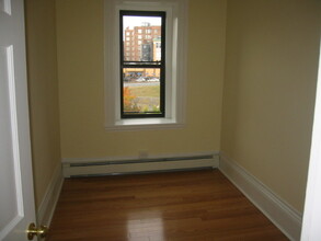 1084 Boylston St, Unit 2 in Boston, MA - Building Photo - Building Photo