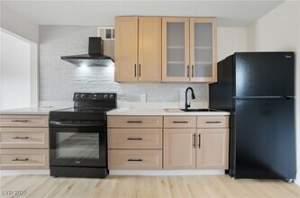 1905 Santa Paula Dr in Las Vegas, NV - Building Photo - Building Photo