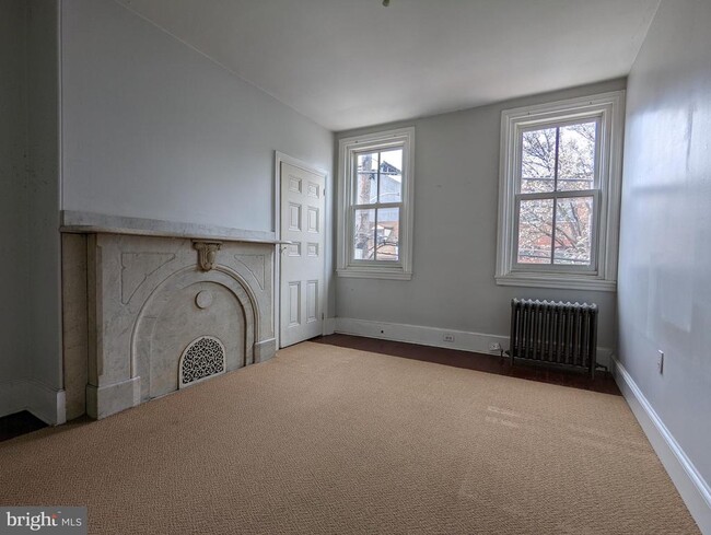 property at 1213 Shackamaxon St