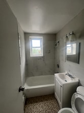 76 Grafton Ave in Newark, NJ - Building Photo - Building Photo