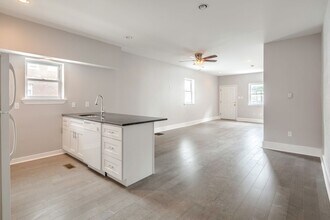 1400 S 16th St in Philadelphia, PA - Building Photo - Building Photo