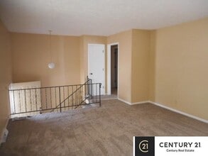 1029 Grenoble Dr in Bellevue, NE - Building Photo - Building Photo