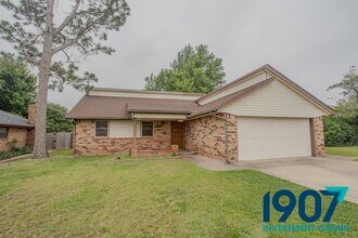 1200 N Patterson Dr in Moore, OK - Building Photo - Building Photo