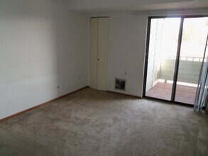 12043 W Cross Dr-Unit -201 in Littleton, CO - Building Photo - Building Photo