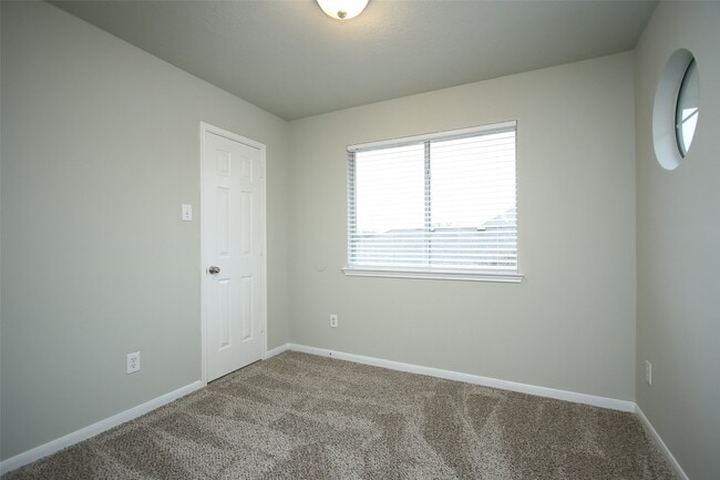property at 527 Richcrest Dr