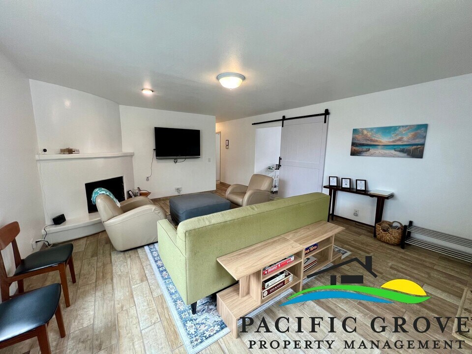 821 2nd St in Pacific Grove, CA - Building Photo