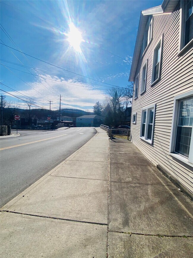 31 Mountain Ave in Highland Falls, NY - Building Photo - Building Photo