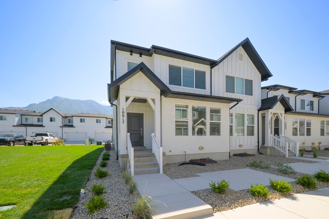 10017 N Basalt Dr in Highland, UT - Foto de edificio