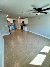 2330 Hoople St, Unit 702 in Ft. Myers, FL - Building Photo - Building Photo