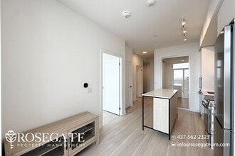 5105 Hurontario St in Mississauga, ON - Building Photo - Building Photo