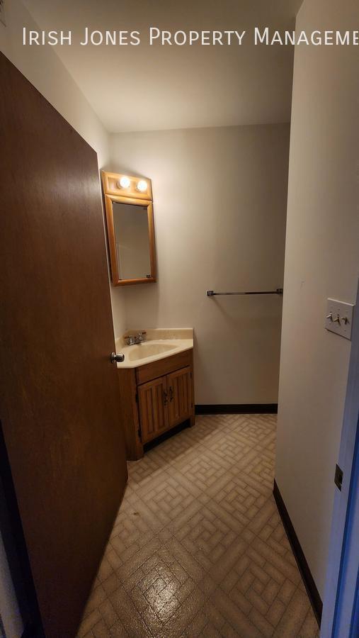 1715 Pine Ave-Unit -Apt. 1 in Niagara Falls, NY - Building Photo - Building Photo