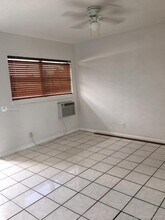 511 NW 4th Ave-Unit -2 in Hallandale Beach, FL - Building Photo - Building Photo