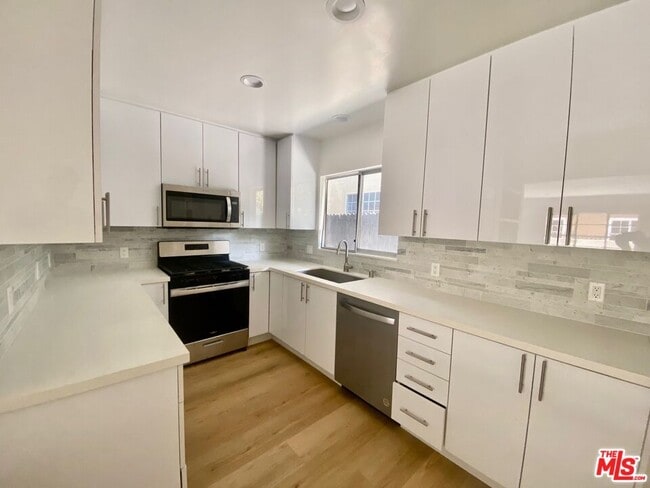 6207 Banner Ave in Los Angeles, CA - Building Photo - Building Photo