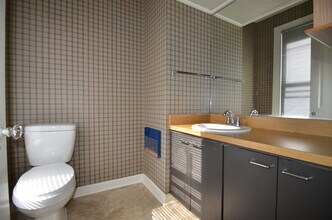 6839 Plainfield Rd, Unit 2 in Cincinnati, OH - Building Photo - Building Photo