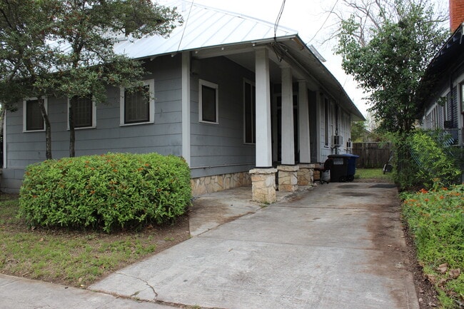 property at 716 E Guenther St