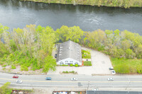 Riverfront Townhouses in Haverhill, MA - Foto de edificio - Building Photo