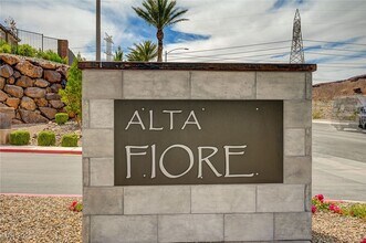15 Santo Mio Ct in Henderson, NV - Foto de edificio - Building Photo