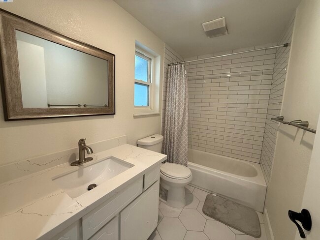 91 Fountainhead Ct in Martinez, CA - Building Photo - Building Photo