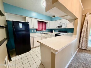 749 Yorkwood Pl in Louisville, KY - Building Photo - Building Photo