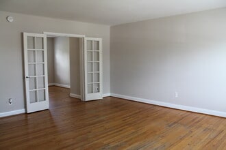 8164 Loch Raven Blvd in Towson, MD - Building Photo - Building Photo