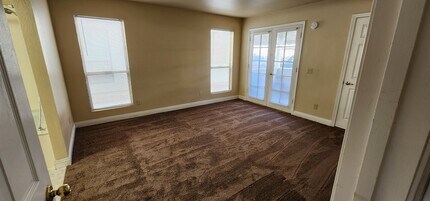 1212 Bass Dr, Unit A in Henderson, NV - Building Photo - Building Photo