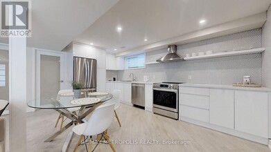 640 Lansdowne Dr in Oshawa, ON - Building Photo - Building Photo