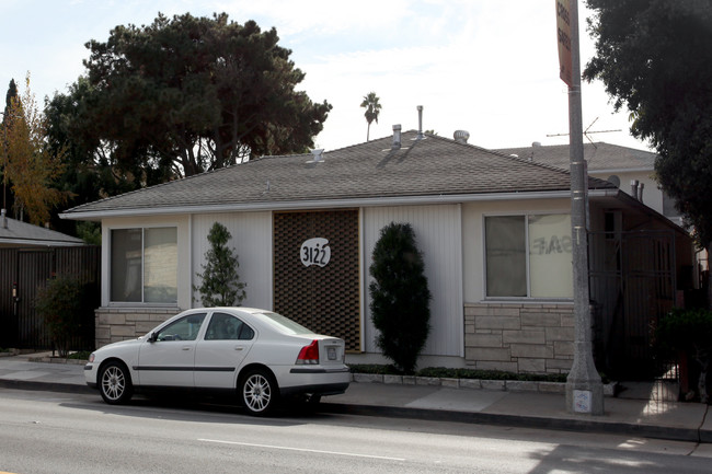 3122 E 7th St in Long Beach, CA - Building Photo - Building Photo