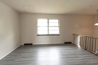 1584-1586-1586 S Sonora Dr in Columbia, MO - Building Photo - Building Photo