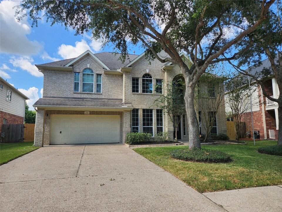 716 Almond Pointe in League City, TX - Building Photo