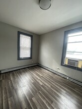 169 Wegman Pky, Unit 3 in Jersey City, NJ - Building Photo - Building Photo