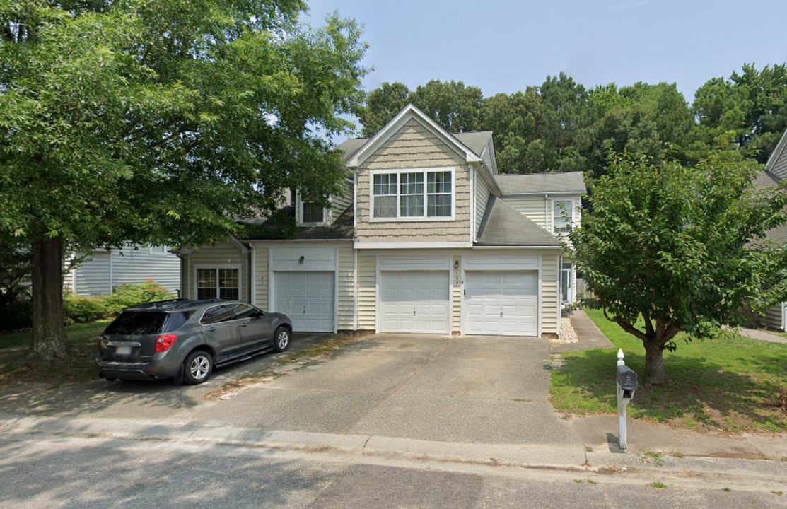 107 Alice Ct in Yorktown, VA - Building Photo