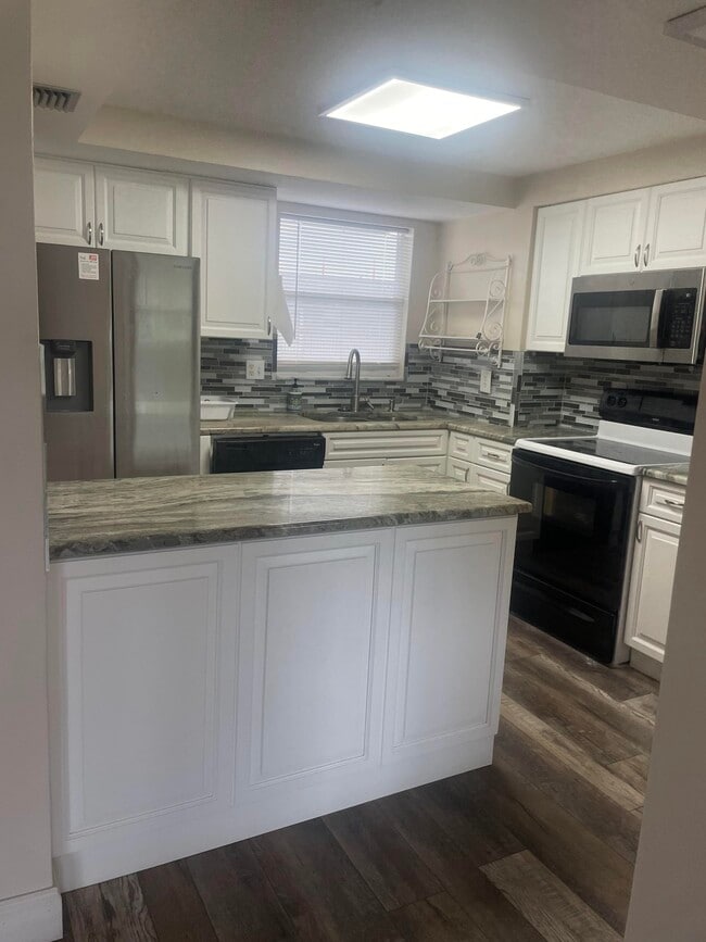 property at 729 Lori Dr