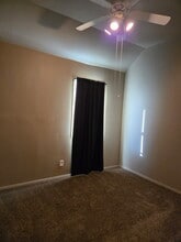 411 E Lloyd St in Milwaukee, WI - Building Photo - Building Photo