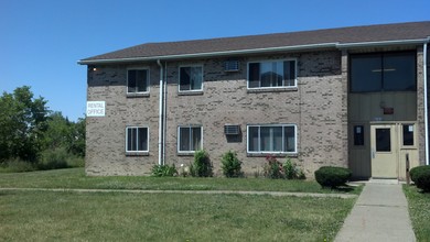 Graystone Apartments in Lorain, OH - Building Photo - Building Photo