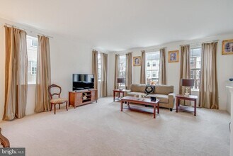 49 Creekside Wy in Burlington, NJ - Building Photo - Building Photo