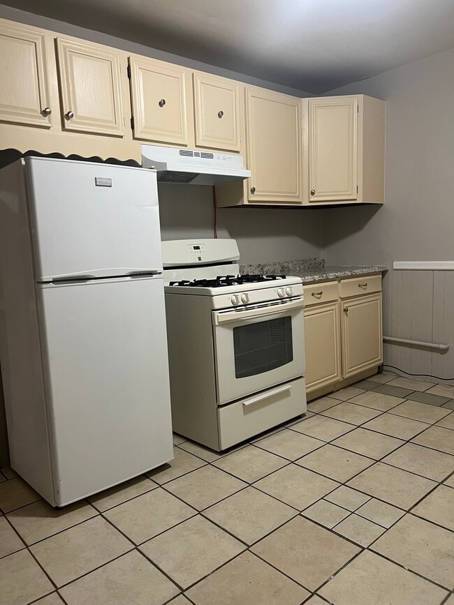 30 Gridley St, Unit Bristol 3 Bedroom apto
