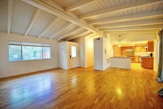 104 Lobo Vista in Novato, CA - Building Photo - Building Photo