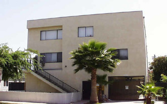 2250 N Fairview St in Burbank, CA - Building Photo
