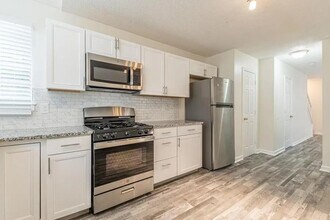 5545 Northcut Dr in Atlanta, GA - Building Photo - Building Photo